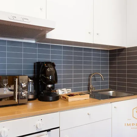 Lägenhet Imperium Termini Station - 100mt To Train And Metro Station, 4-6pax, 2 Baths, A-c *