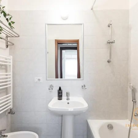 Imperium Termini Station - 100mt To Train And Metro Station, 4-6pax, 2 Baths, A-c Rom