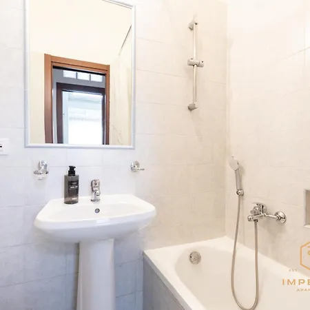 Imperium Termini Station - 100mt To Train And Metro Station, 4-6pax, 2 Baths, A-c Lägenhet Rom